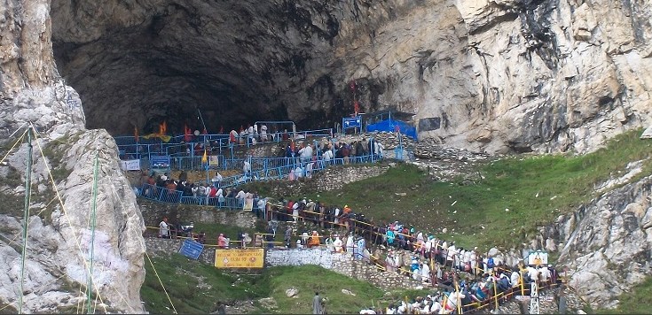 Every effort should be made to have a record Amar Nath ji Yatra this year : Hotel Association